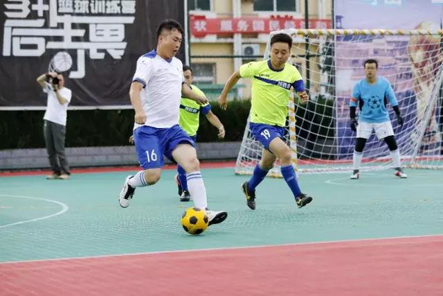 场均8.4分钟+逐渐边缘化 李月汝发文表达失望与无助